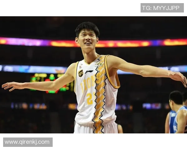 胡金秋的篮球之路：从青涩少年到CBA明星的成长历程与成就分析